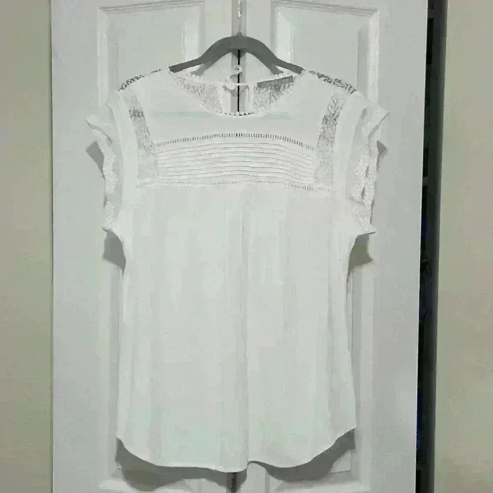 Daniel Rainn white/cream cap sleeve and lace beautiful top Size large